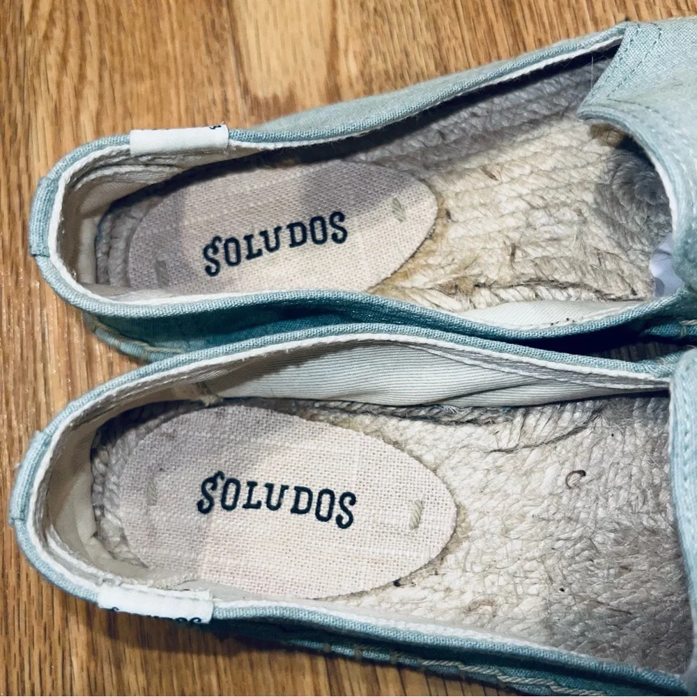 Soludos‎ Chambray Blue Colorful Parrots Espadrilles size 6